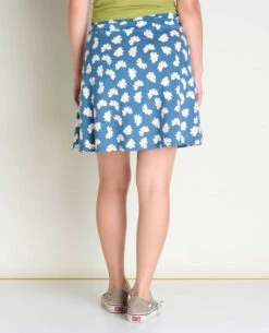 Toad & Co - Women's Chaka Skirt 10 Toad & Co - Women's Chaka Skirt -Prana Clothing Shop T1182127 Pacific Half Daisy Print 2 700x f9484cbc 51c6 42c9 b3b9 32c288264cd8